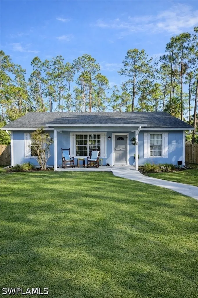 Naples FL, 4121 8TH Avenue SE