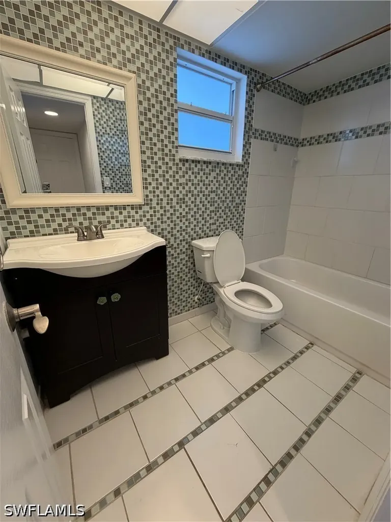 190 Turtle Lake Court Naples FL 34105
