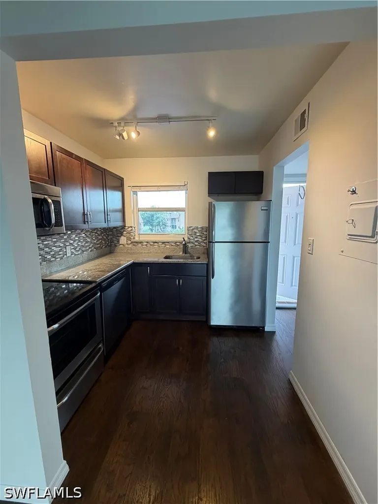 190 Turtle Lake Court Naples FL 34105