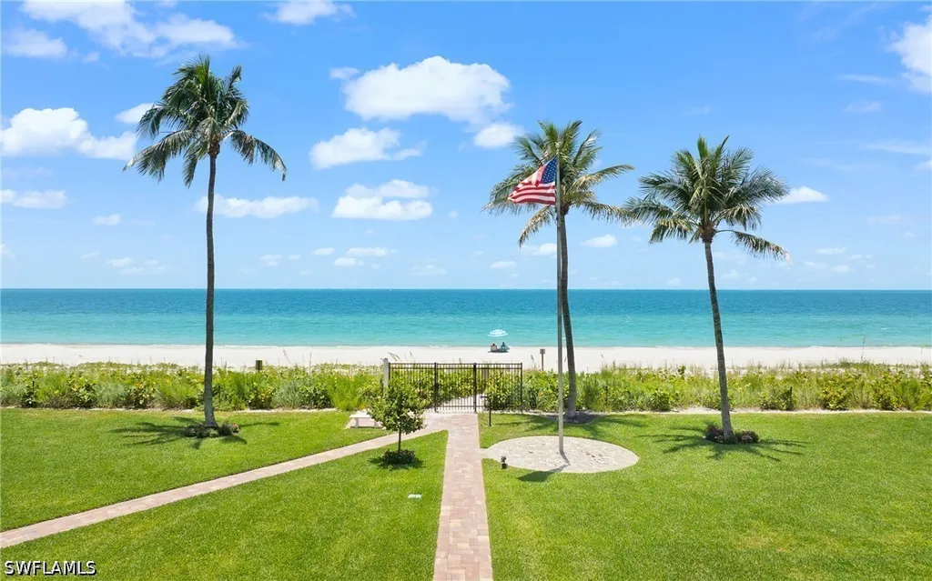 10691 Gulf Shore Drive Naples FL 34108