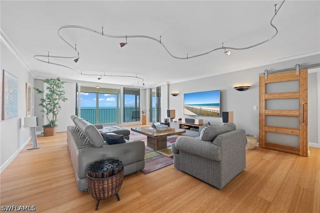 10691 Gulf Shore Drive Naples FL 34108
