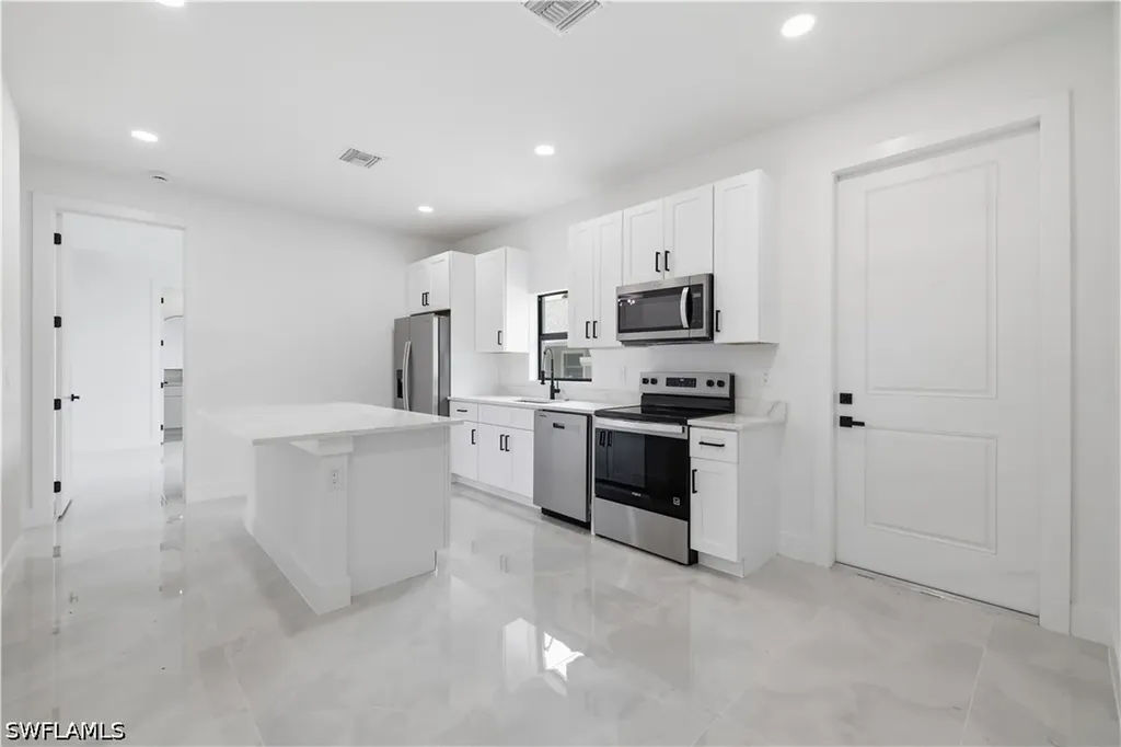 4030 Washington Avenue Fort Myers FL 33916