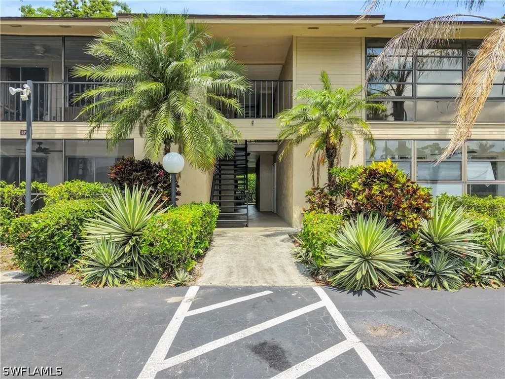 5713 Foxlake Drive North Fort Myers FL 33917