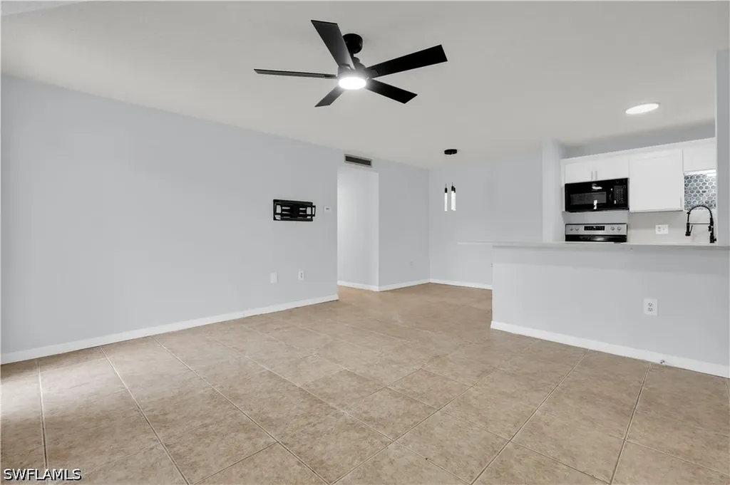 5713 Foxlake Drive North Fort Myers FL 33917