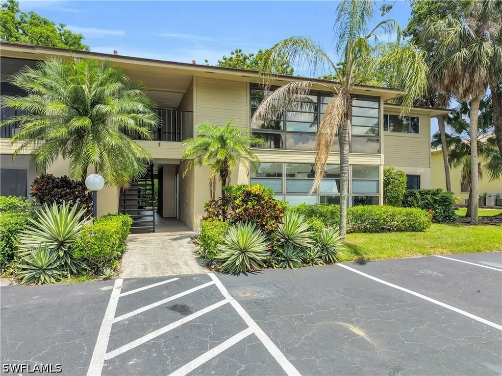 5713 Foxlake Drive North Fort Myers FL 33917