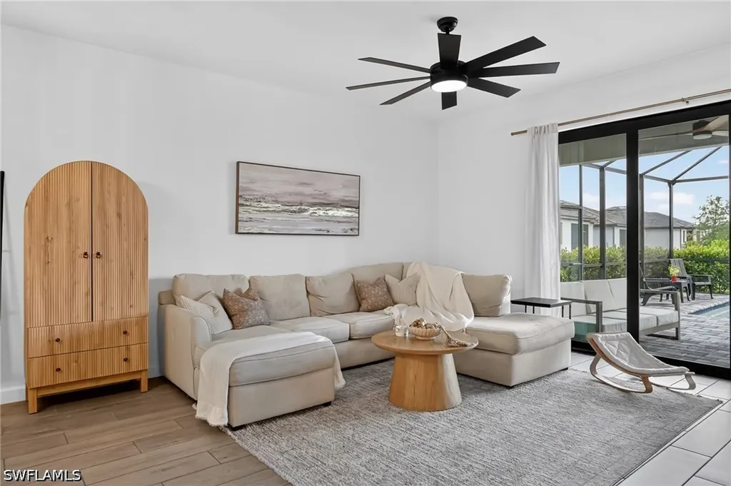 1385 Birdie Drive Naples FL 34120