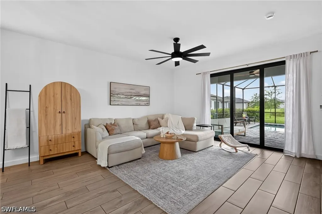 1385 Birdie Drive Naples FL 34120