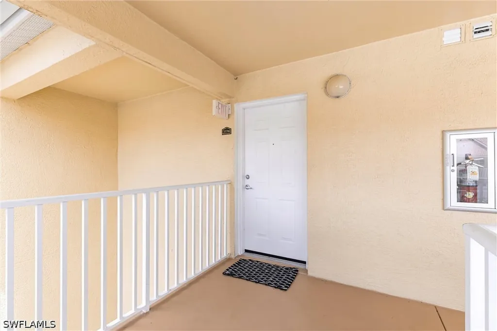 8274 Key Royal Circle Naples FL 34119