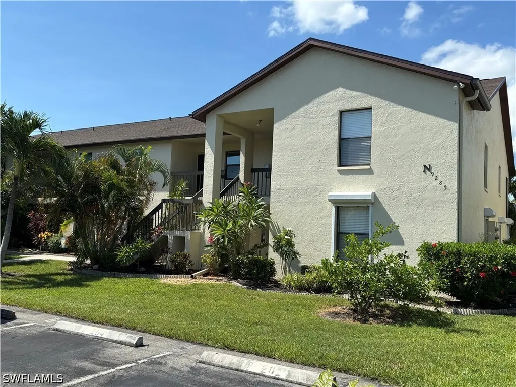 9285 Lake Park Drive Fort Myers FL 33919