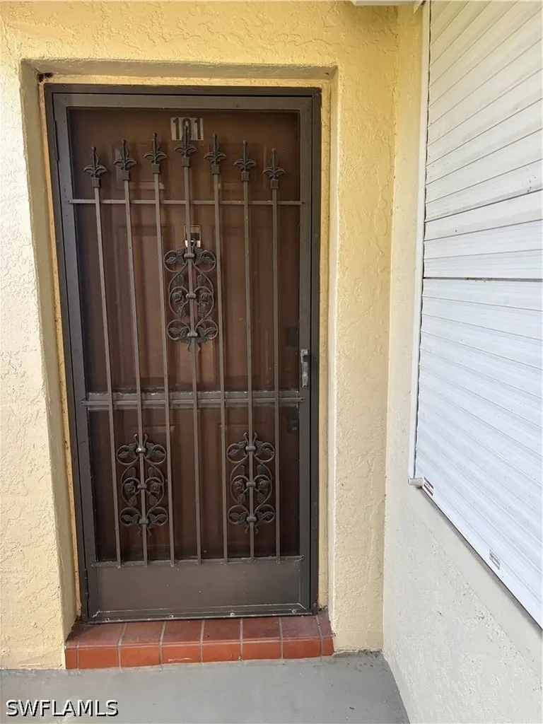 9285 Lake Park Drive Fort Myers FL 33919
