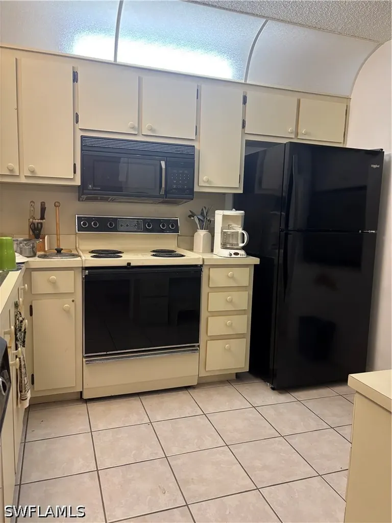 9285 Lake Park Drive Fort Myers FL 33919