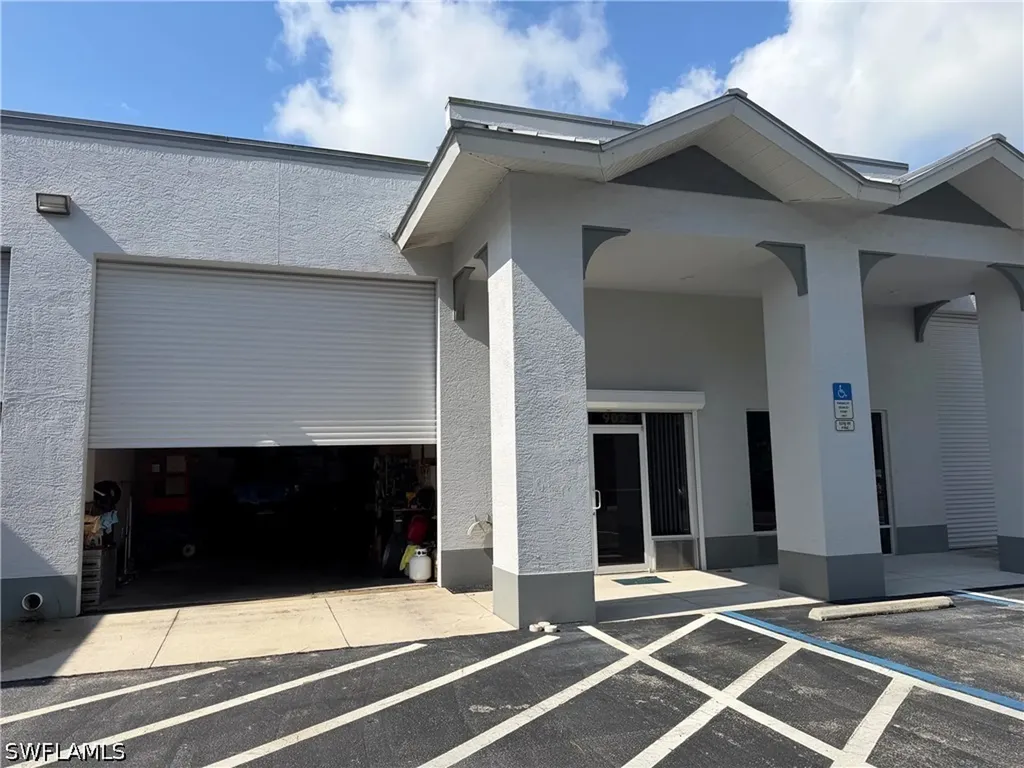 3945 Tollhouse Drive Naples FL 34114