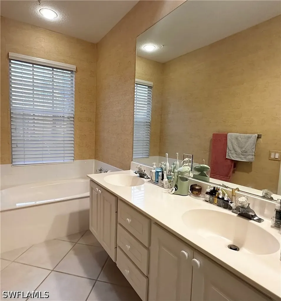 5601 Cove Circle Naples FL 34119