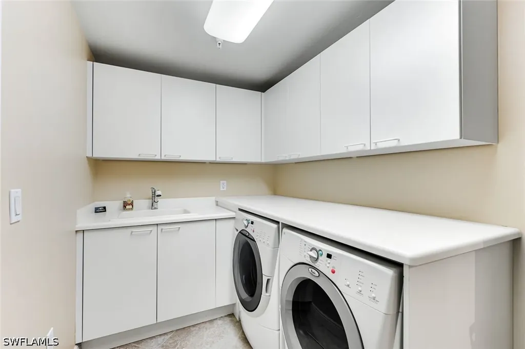 1050 Borghese Lane Naples FL 34114