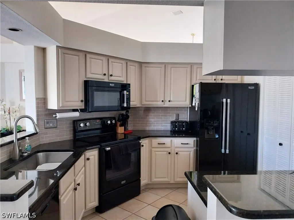 449 Dundee Court Naples FL 34104