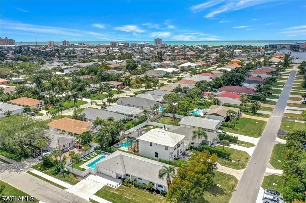 596 105th Avenue N Naples FL 34108
