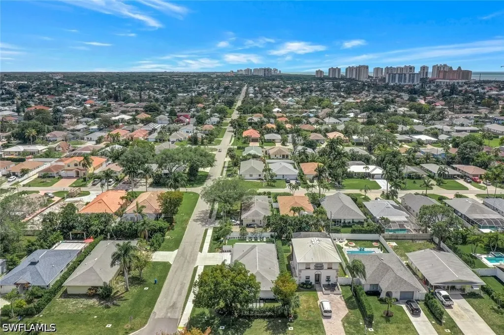 596 105th Avenue N Naples FL 34108