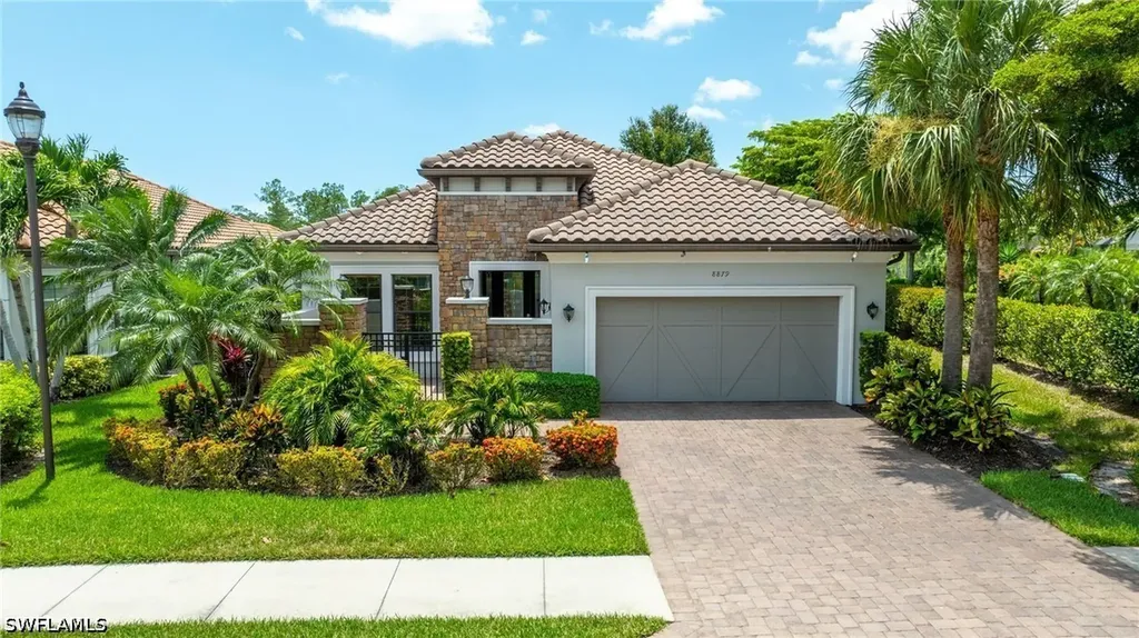 Naples FL, 8879 Vaccaro Court