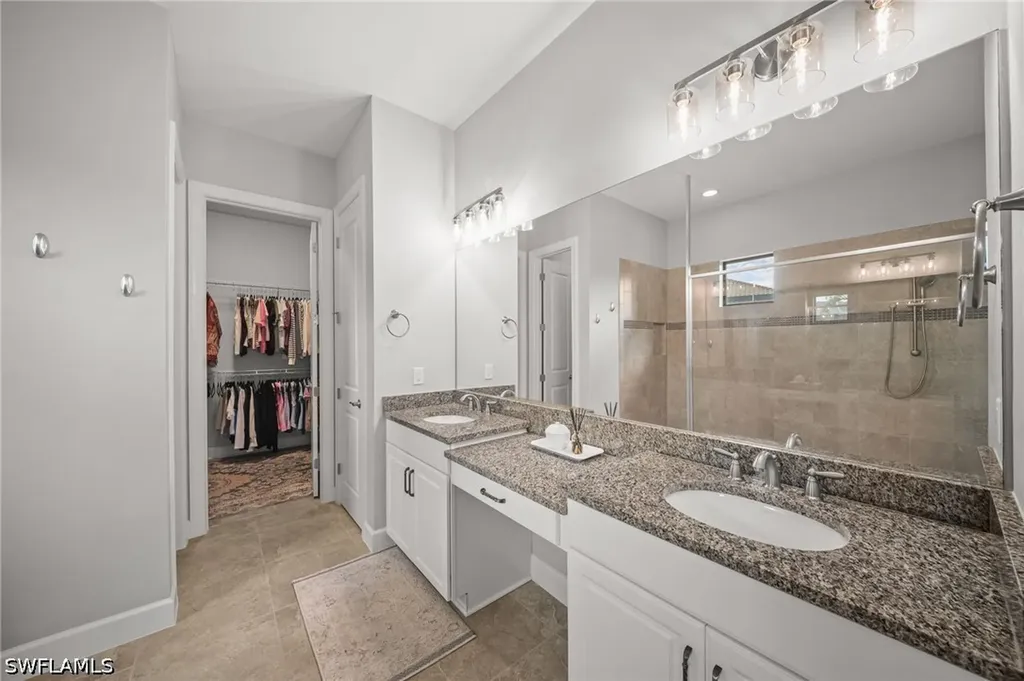 8879 Vaccaro Court Naples FL 34119