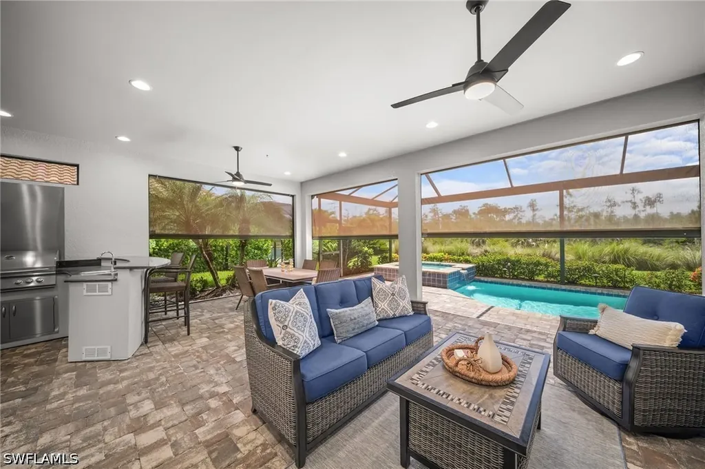 8879 Vaccaro Court Naples FL 34119