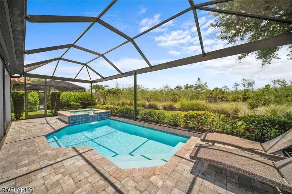 8879 Vaccaro Court Naples FL 34119