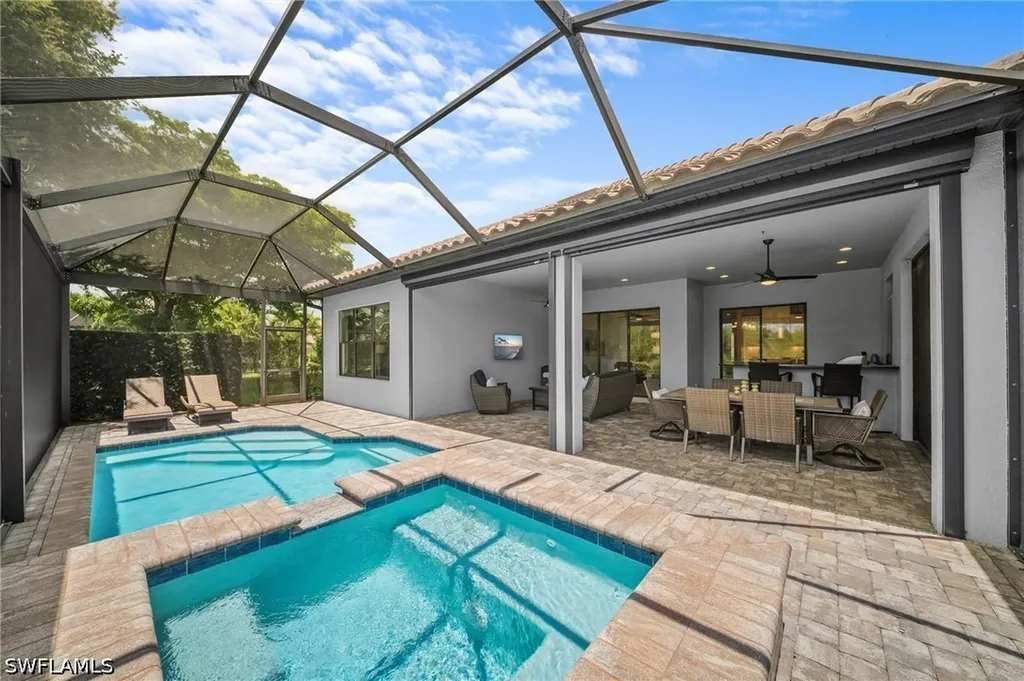 8879 Vaccaro Court Naples FL 34119