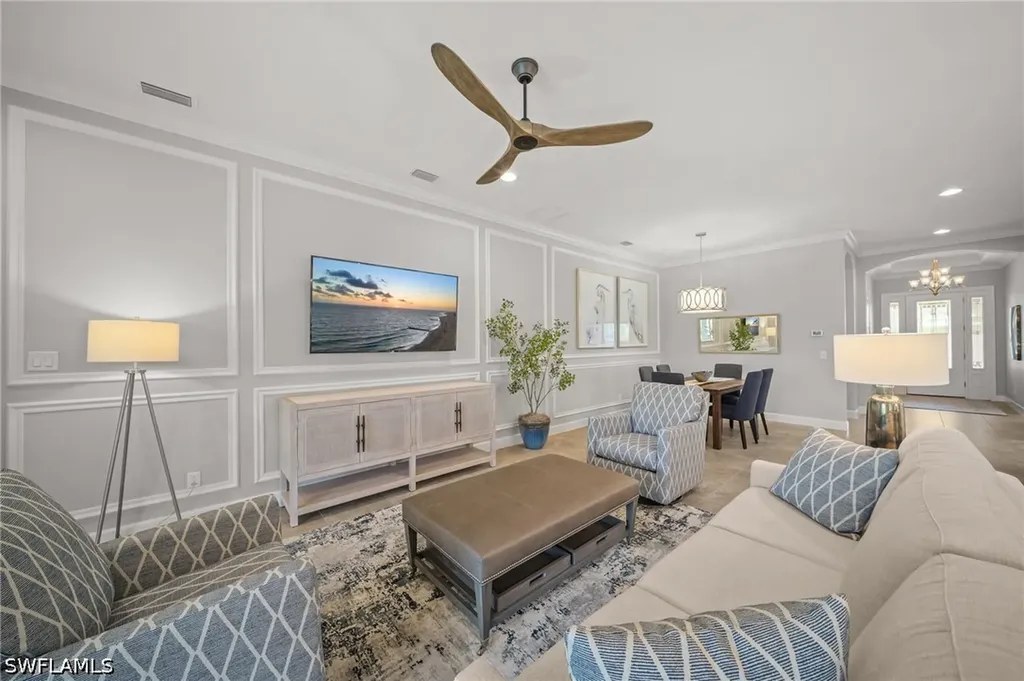 8879 Vaccaro Court Naples FL 34119