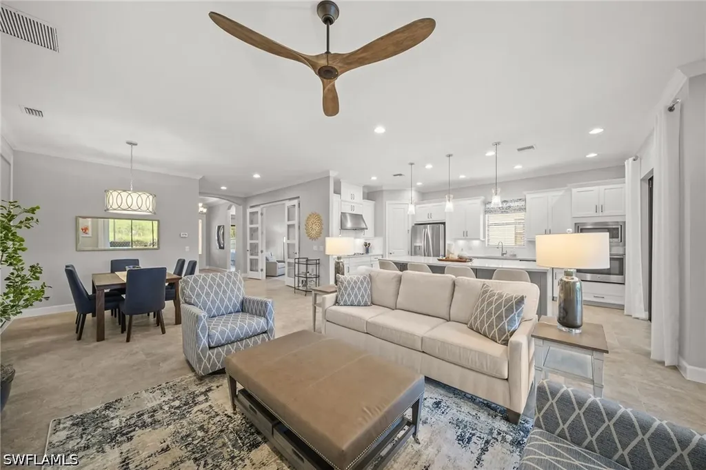 8879 Vaccaro Court Naples FL 34119