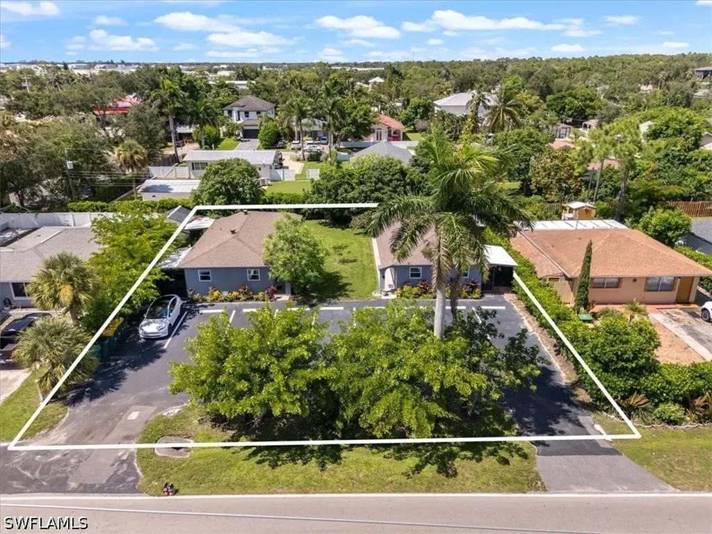 3365 Estey Avenue Naples FL 34104