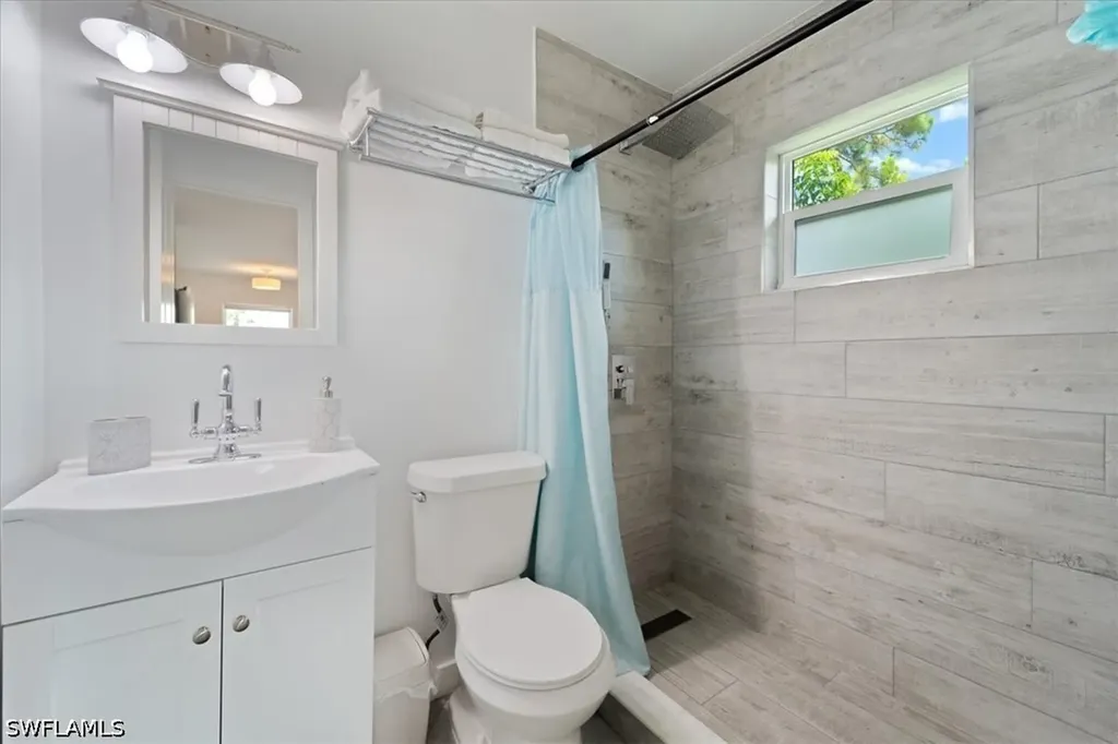 3365 Estey Avenue Naples FL 34104