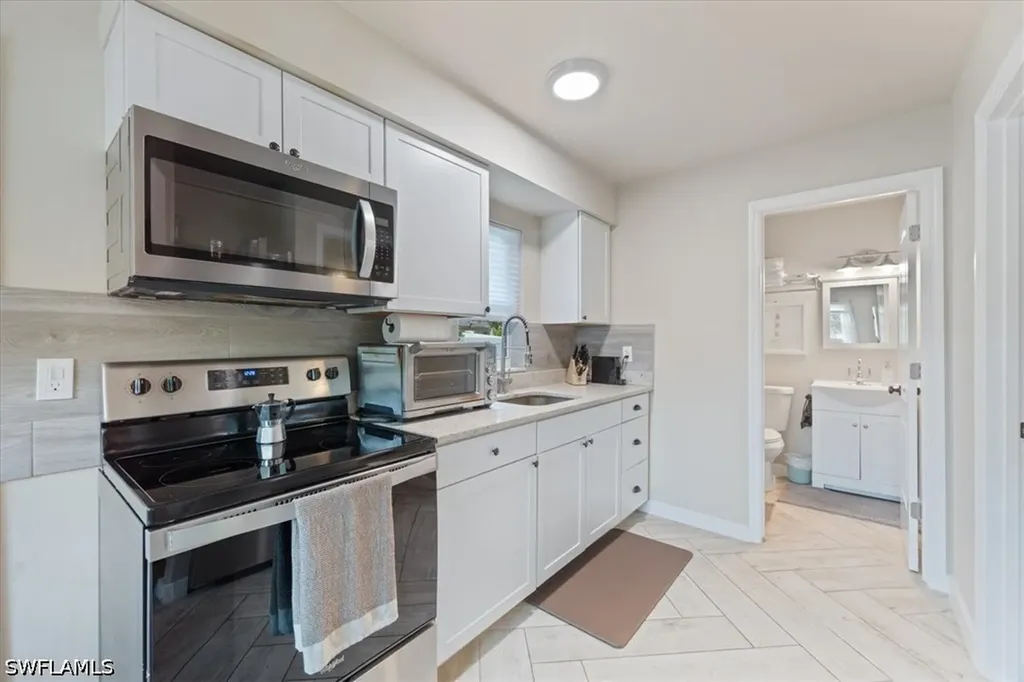 3365 Estey Avenue Naples FL 34104
