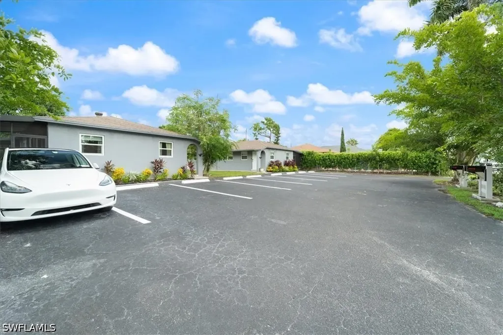 3365 Estey Avenue Naples FL 34104