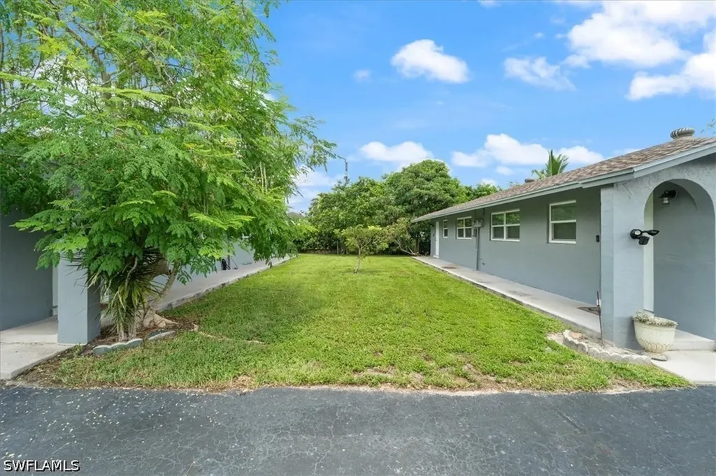 3365 Estey Avenue Naples FL 34104