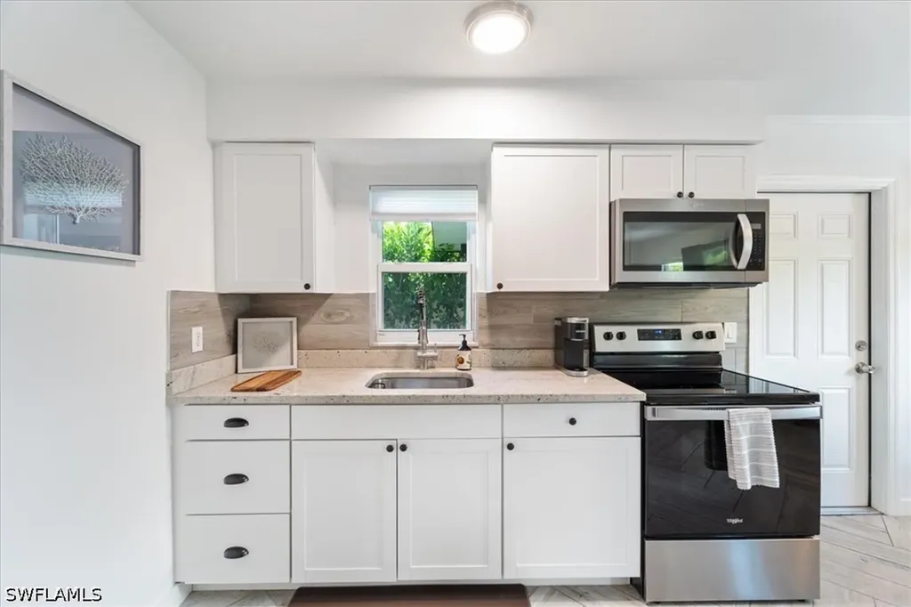 3365 Estey Avenue Naples FL 34104