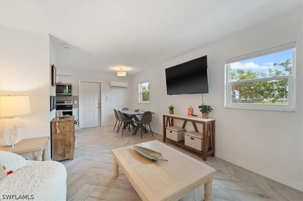 3365 Estey Avenue Naples FL 34104