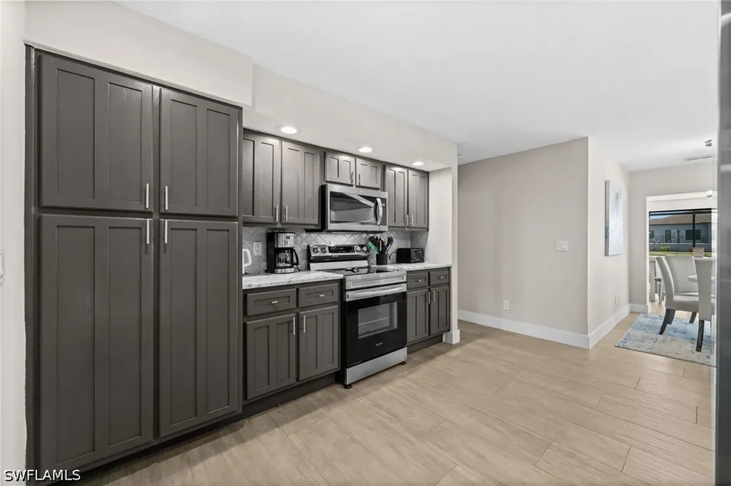 3911 SW 25th Court Cape Coral FL 33914