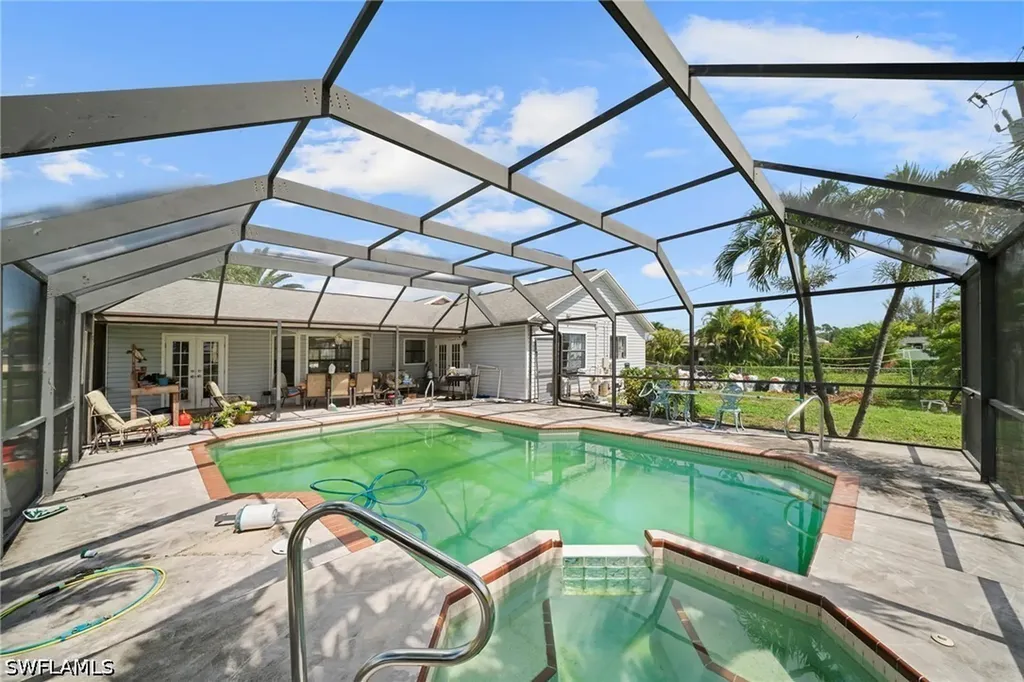3013 NE 5th Avenue Cape Coral FL 33909