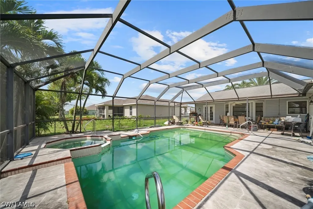3013 NE 5th Avenue Cape Coral FL 33909