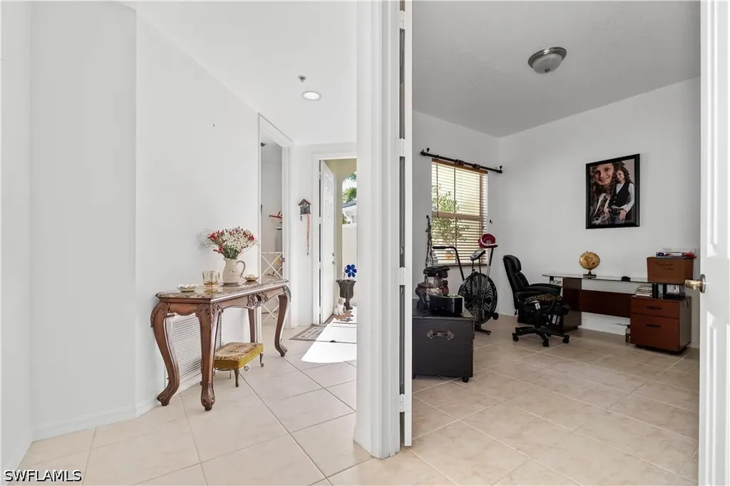 1405 Mariposa Circle Naples FL 34105
