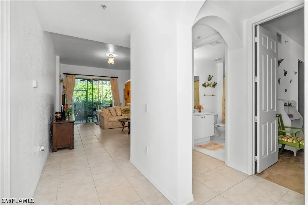 1405 Mariposa Circle Naples FL 34105