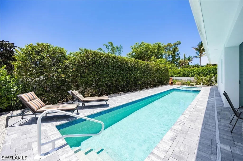 1232 Royal Palm Drive Naples FL 34103