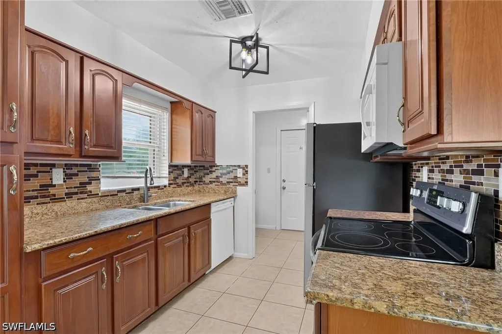 1228 N 18th Street Immokalee FL 34142