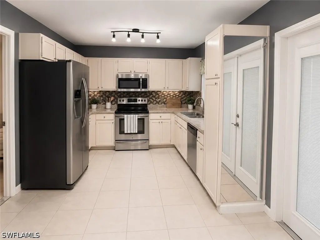 2049 50th Street SW Naples FL 34116