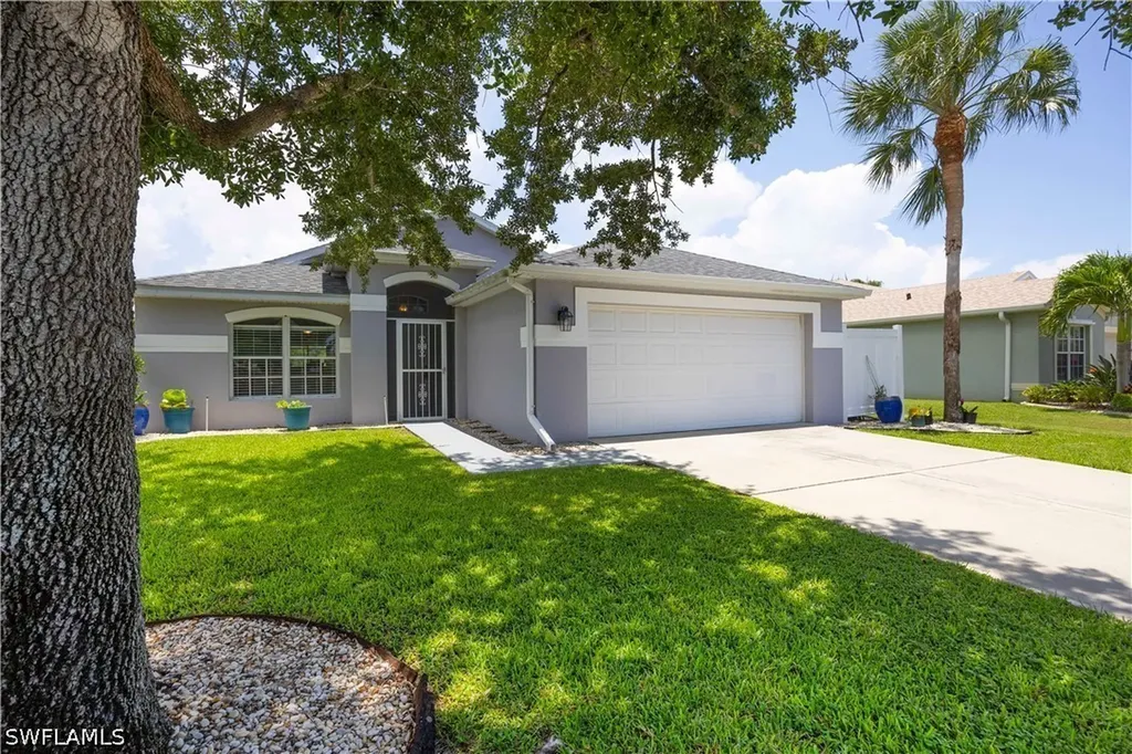 15633 Beachcomber Avenue Fort Myers FL 33908