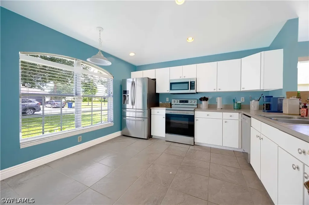 15633 Beachcomber Avenue Fort Myers FL 33908