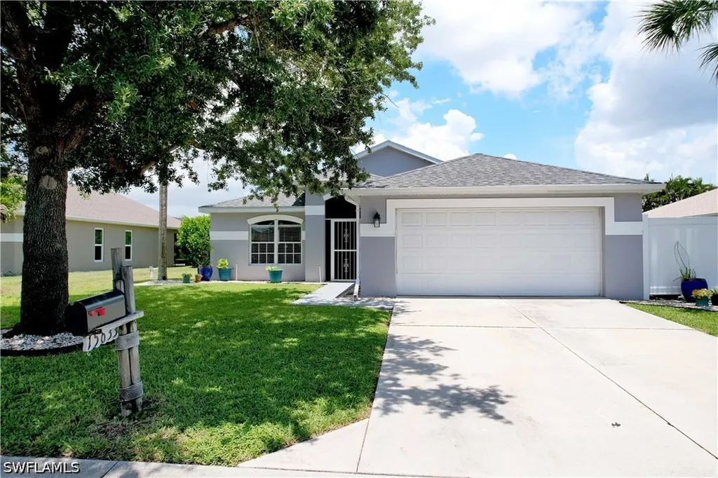 15633 Beachcomber Avenue Fort Myers FL 33908