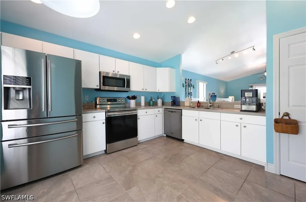 15633 Beachcomber Avenue Fort Myers FL 33908