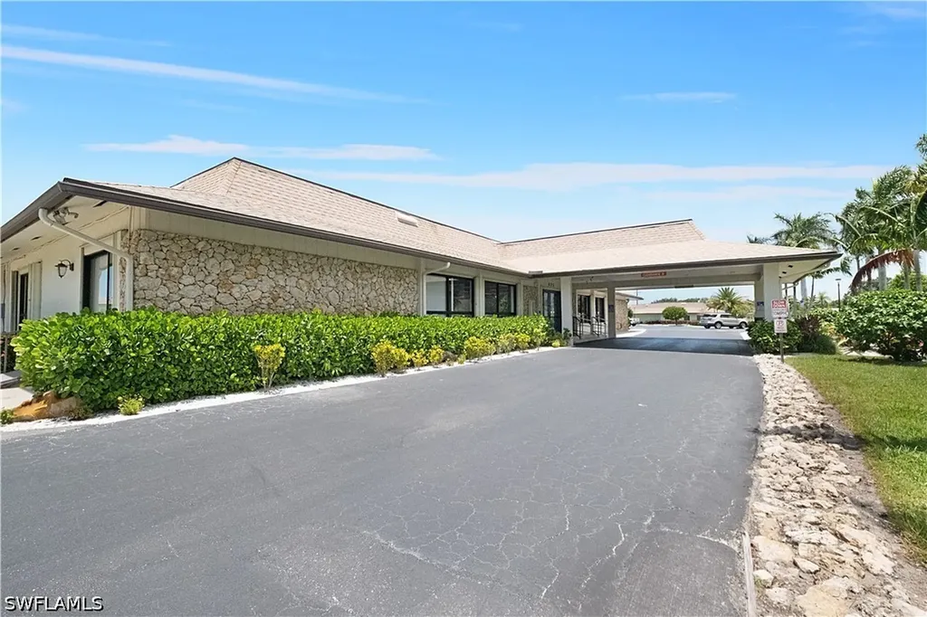 104 Brittany Court Naples FL 34112