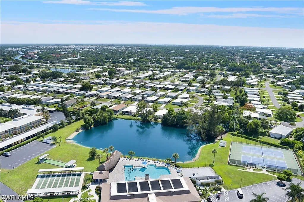 104 Brittany Court Naples FL 34112