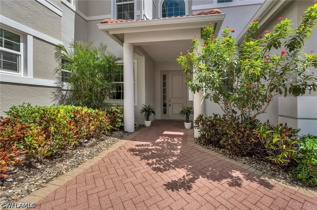 575 El Camino Real Naples FL 34119